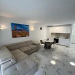 아파트 Casa Drapa 2 아데제